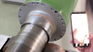 Rouleau chauffant par induction précis pour la stratification