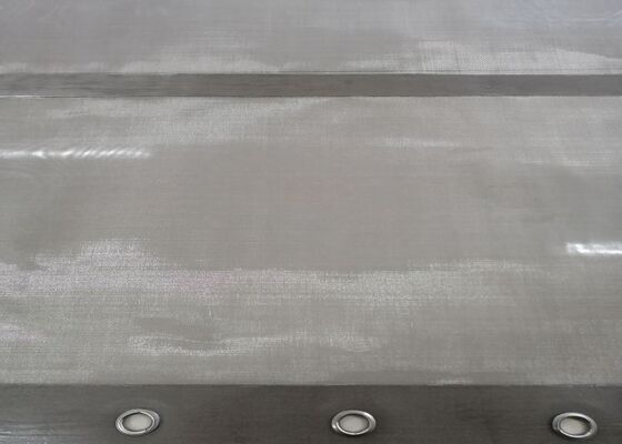 Transparent PU Grommet Screen EU 10/2011 Compliant 14-230 Mesh Count Food Use