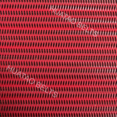 Ceinture intermédiaire en polyester avec revêtement en silicium pour la production de panneaux à base de bois