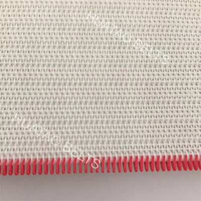 Différents types de courroies en polyester pour la fabrication de panneaux à base de bois