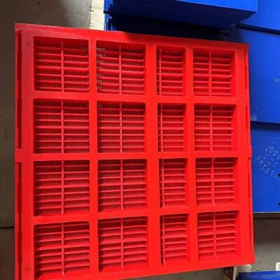 Tapis d'écran en polyuréthane d'épaisseur de 30 mm avec une résistance à l'usure élevée et des ouvertures auto-nettoyeuses pour le dépistage du charbon minier