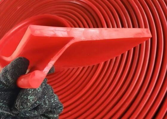 Utilisation de manipulation en vrac à haute résistance de couleur noire de plinthe d'uréthane de bande de transport