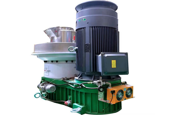 Machine hydraulique à biocarburant solide pour le recyclage des copeaux de bois
