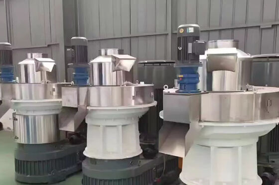 Machine à briquettes à base de biomasse à faible bruit ≤ 78 dB pour une utilisation en intérieur