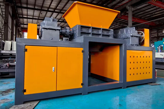 Broyeur à double moteur, puissance totale de 60 kW pour pneus