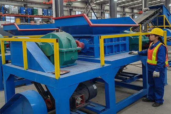 Broyeur robuste à double arbre de 4 200 kg pour une utilisation en usine