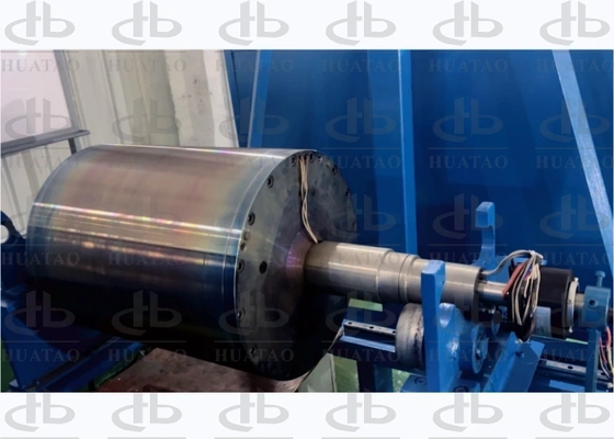 Rouleau de chauffage par induction de conception thermique intérieure équilibrée pour calendrier en plastique plaqué de fer et en caoutchouc